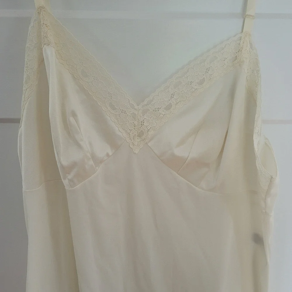 Vanity Fair vintage vanity